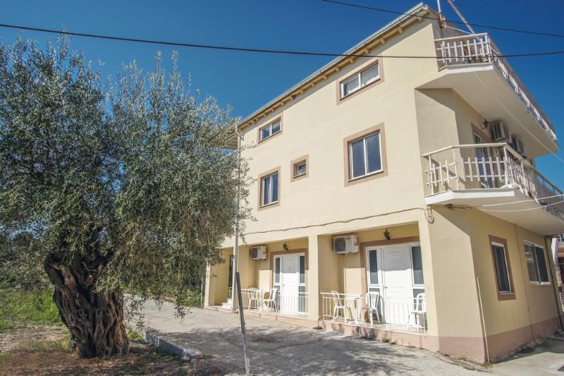 Finata Studios (Adults Only) Kavos Luaran gambar